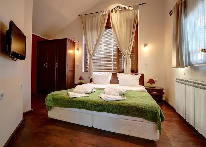 Redenka Club بانسكو